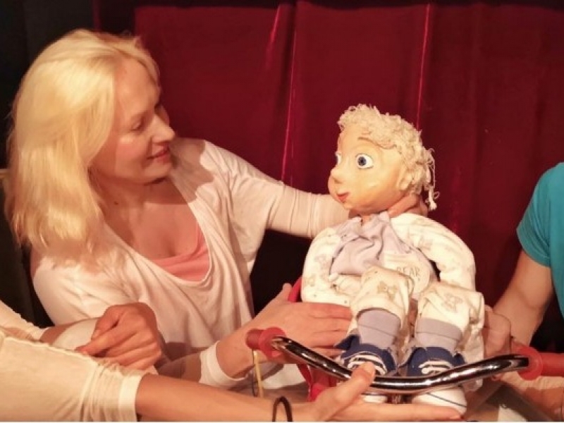 Άτα με τη γάτα από το Baby Θέατρο