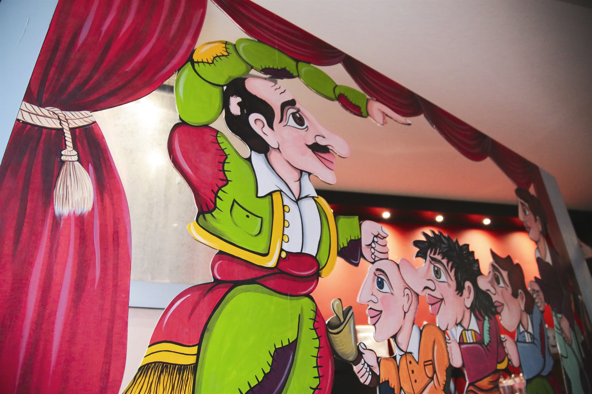 Ο Καραγκιόζης πάει PARAGA